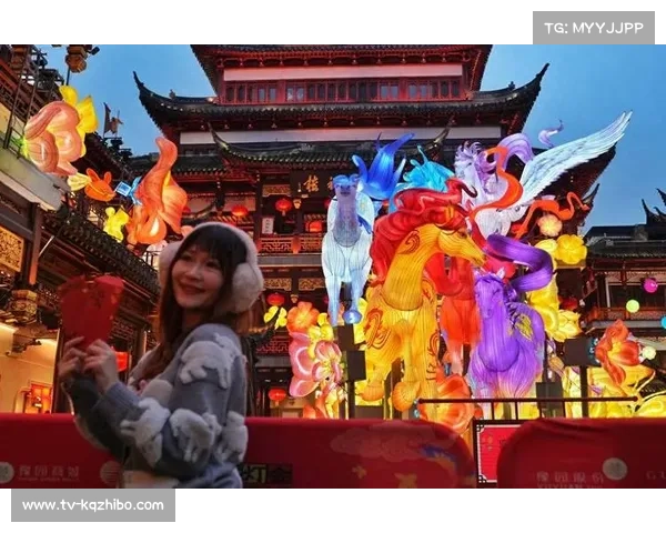 上海豫园灯会点亮海派年味，非遗灯彩与数智光影融合吸引全民参与